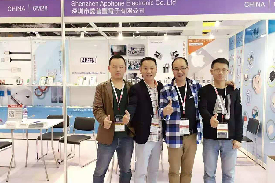 A Detailed Look at the Manufacturing Processes and Components of Mobile Phone Cables 2 Phone charging cable